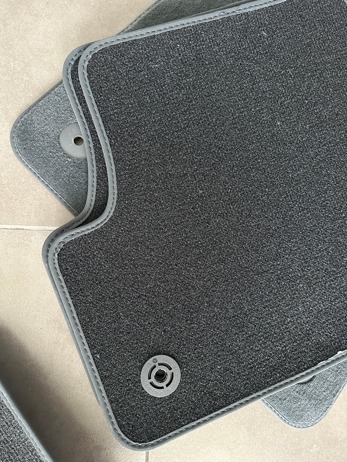 4 tapis de sol d’origine Audi A3, velours noir, quasi neufs, Enlèvement, Comme neuf