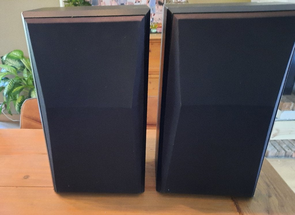 Speakers Made By Bose - 2 stuks, Audio, Tv en Foto, Luidsprekerboxen, Ophalen, Vloerstaande luidspreker, Gebruikt, 120 tot 150 watt