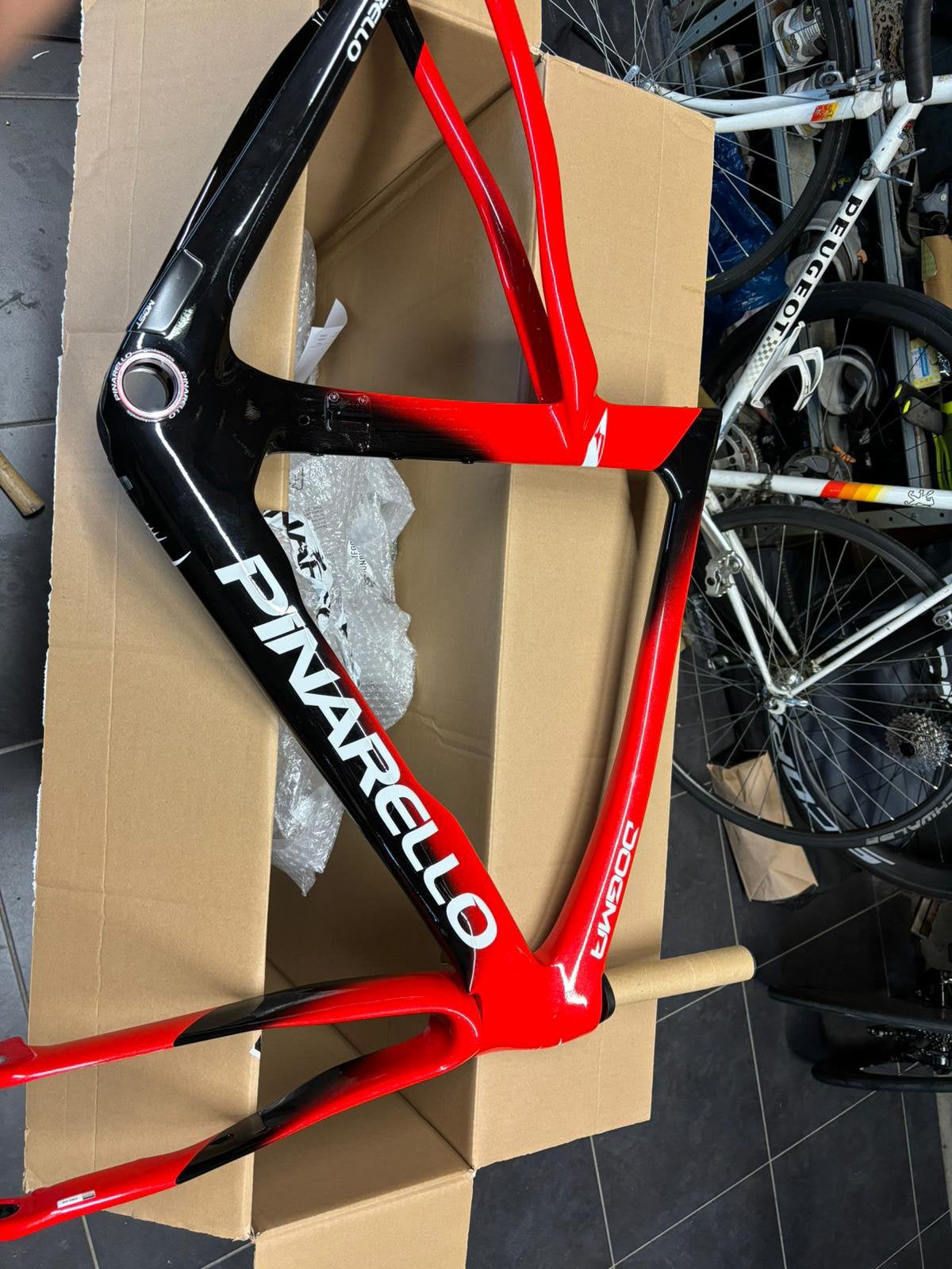 Pinarello Dogma F (geen replica!), Fietsen en Brommers, Ophalen, Zo goed als nieuw
