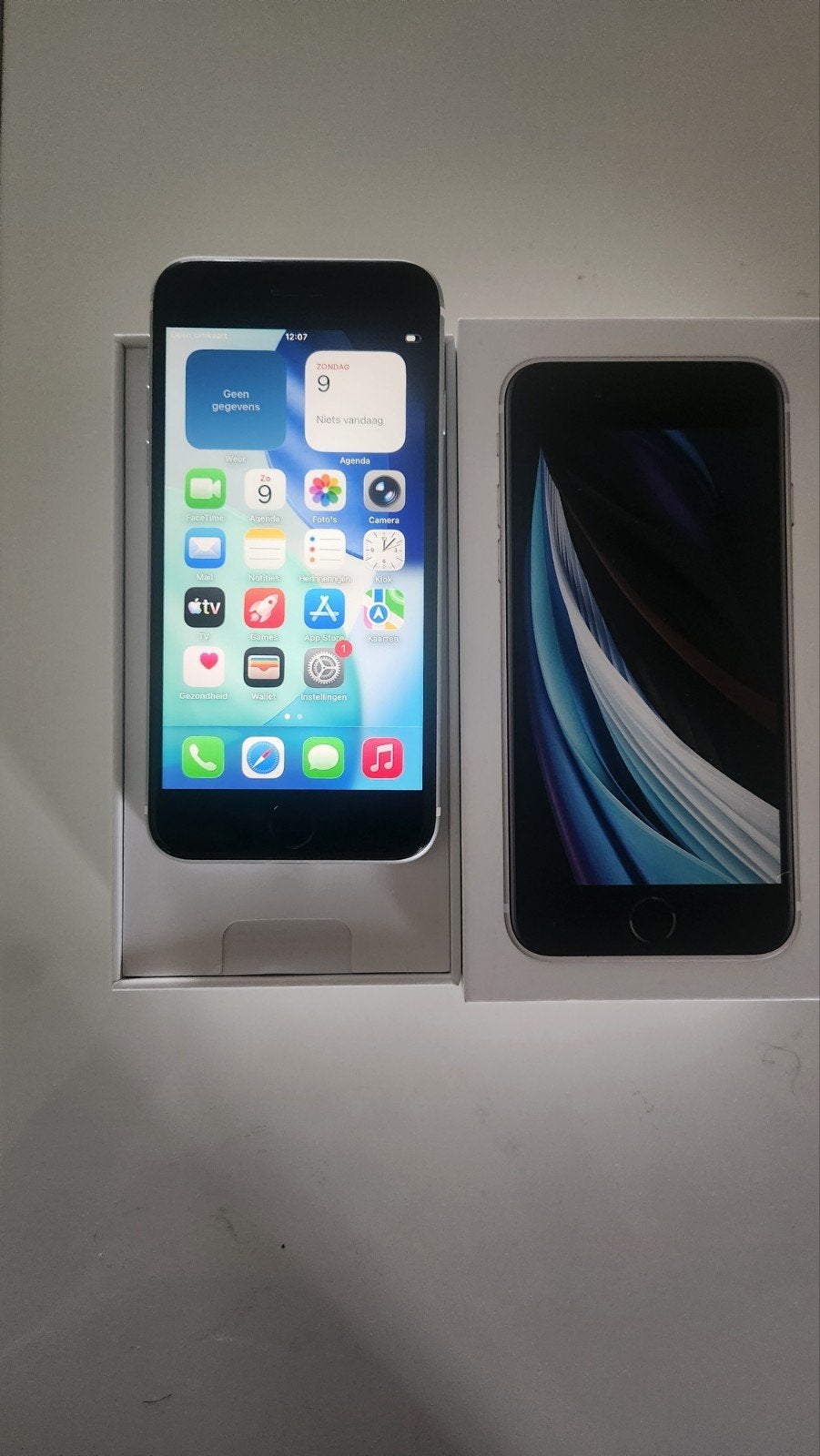 Te koop iPhone se 64gb 2020, Telecommunicatie, Mobiele telefoons | Apple iPhone, Ophalen, Wit, Zo goed als nieuw, 64 GB
