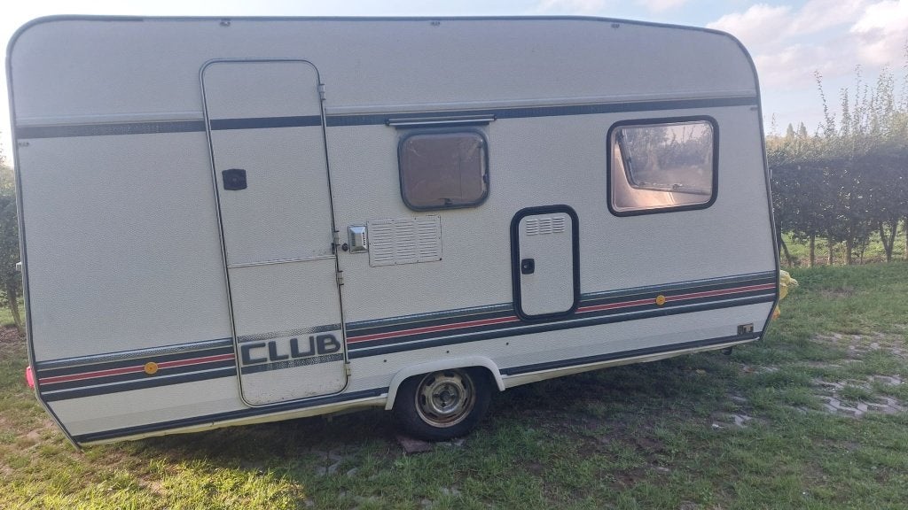 Caravan Burstner Holliday Club, Caravans en Kamperen, Dwarsbed, Tot en met 3, Particulier, Bürstner