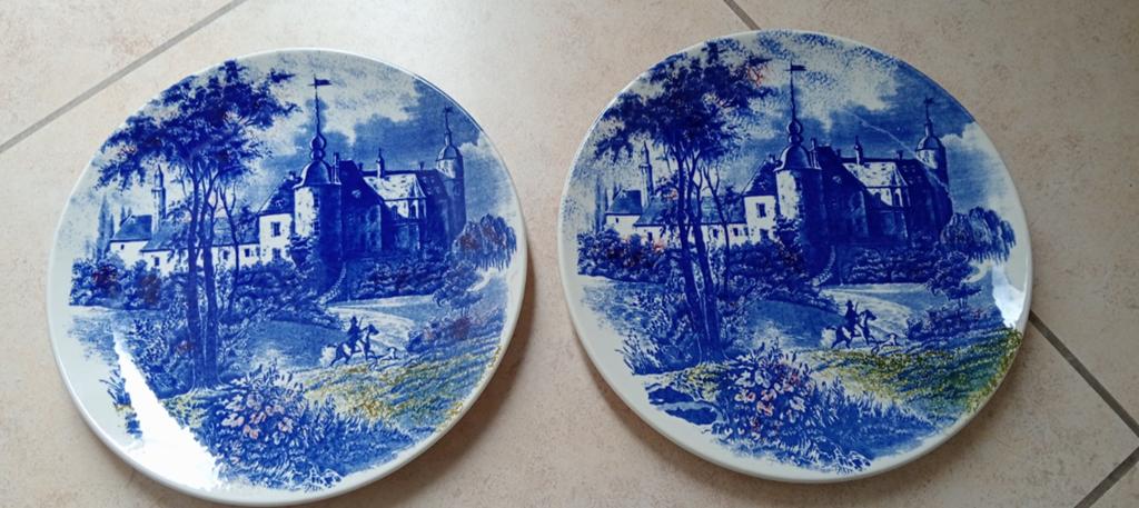 Paire d'assiettes Boch La Louvière - Château de Trazegnies, Antiquités & Art, Enlèvement ou Envoi