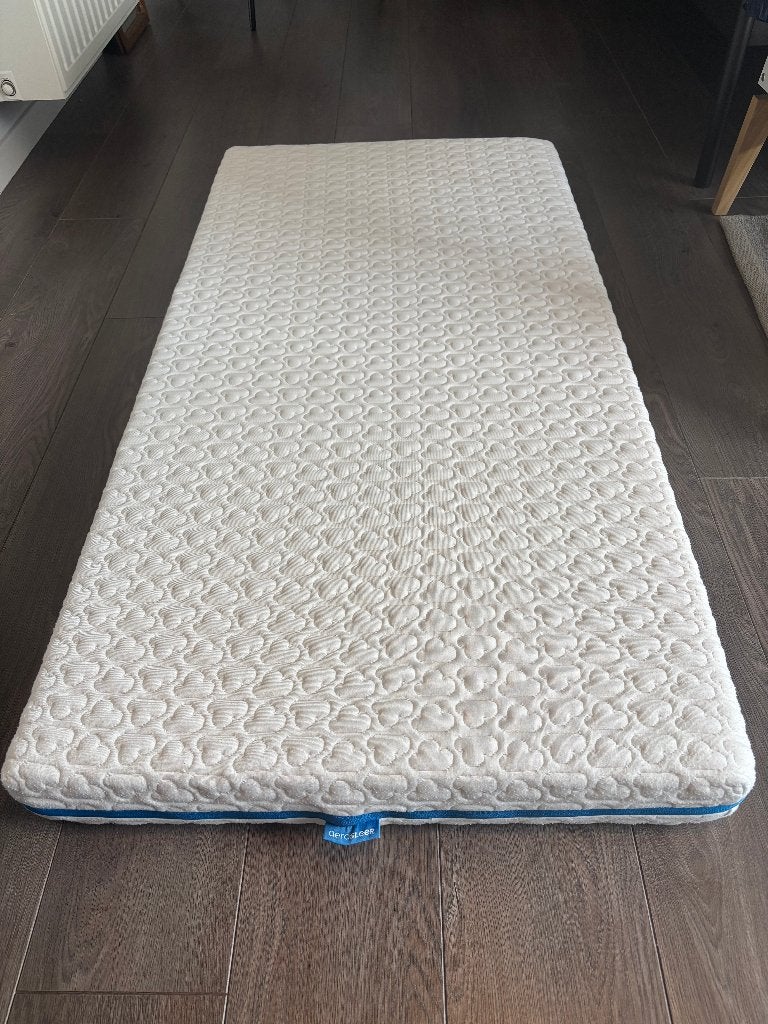 Matras 140x70cm Aerosleep + matrasbeschermers, Ophalen, Gebruikt, Overige typen, Aerosleep