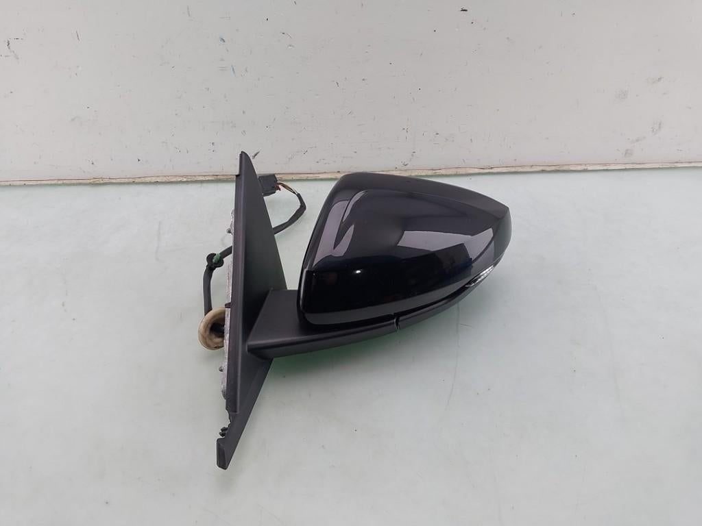 SPIEGEL LINKS Audi A1 Sportback (GBA) (|82B857409E9B9|), Info@audi.de, Audi, Audi AG, Gebruikt
