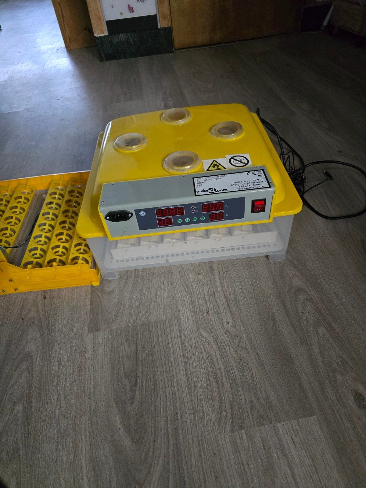 broedkast, Ophalen