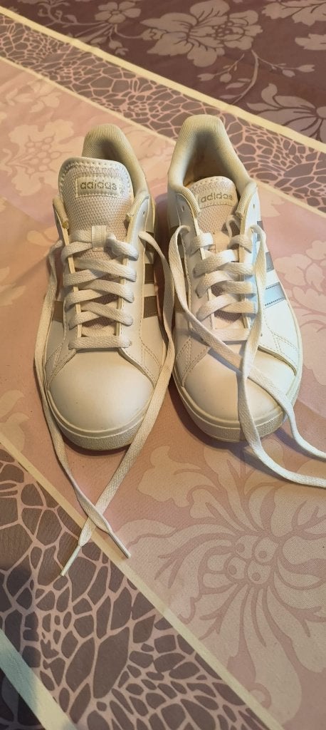 Witte Adidas Grand Court-sneakers (maatje 40), Adidas, Wit, Ophalen of Verzenden, Zo goed als nieuw