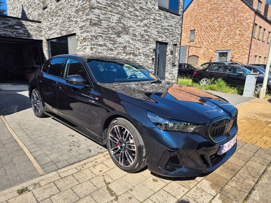 BMW 520i M-pack pro G60 Sedan 2024 50.000kms GARANTIE, Autos, BMW, Cuir, Phares entièrement LED, Euro 6, Entreprise