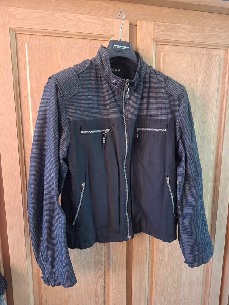 Veste qualité Costume national 50 L noir ligné, Vêtements | Hommes, Costumes & Vestes, Comme neuf, Taille 48/50 (M), Blanc, Enlèvement ou Envoi