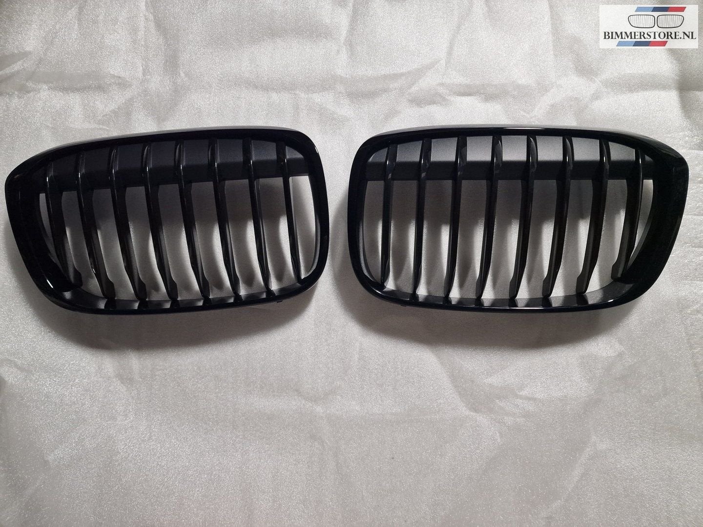 Grille SET zwart BMW - zo goed als nieuw X1 (F48) X1 (F49) -, Autos : Pièces & Accessoires, Neuf, -, -, Enlèvement ou Envoi