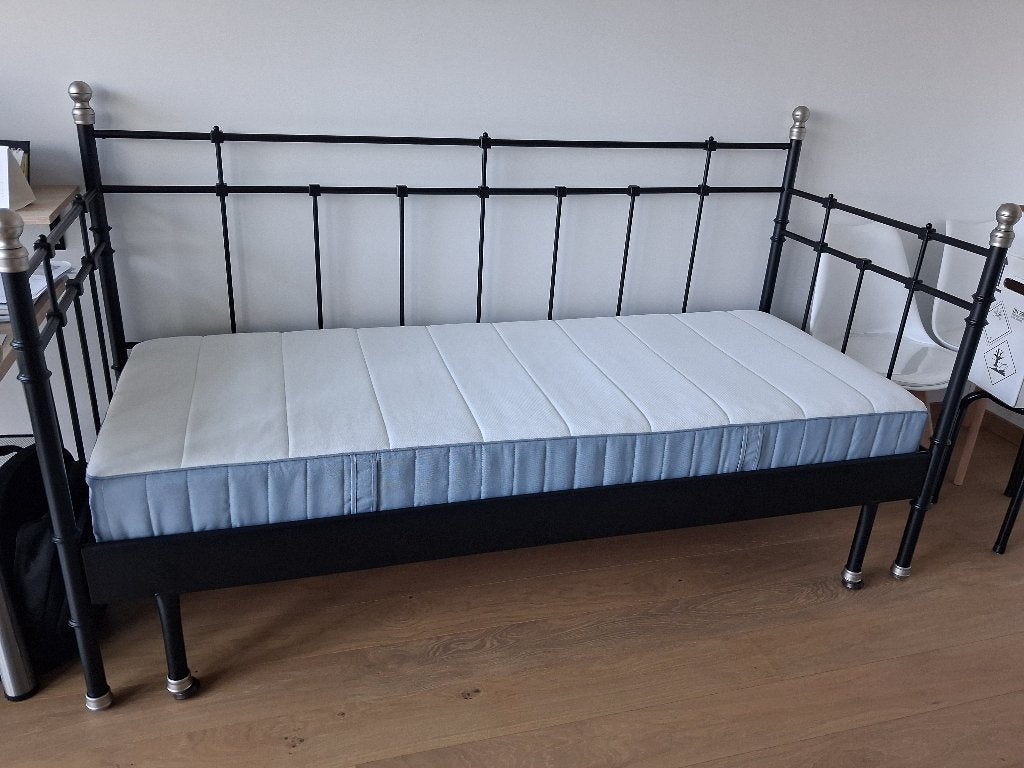 Lit IKEA en fer forgé, Maison & Meubles, 210 cm, Fer forgé, Métal, Noir