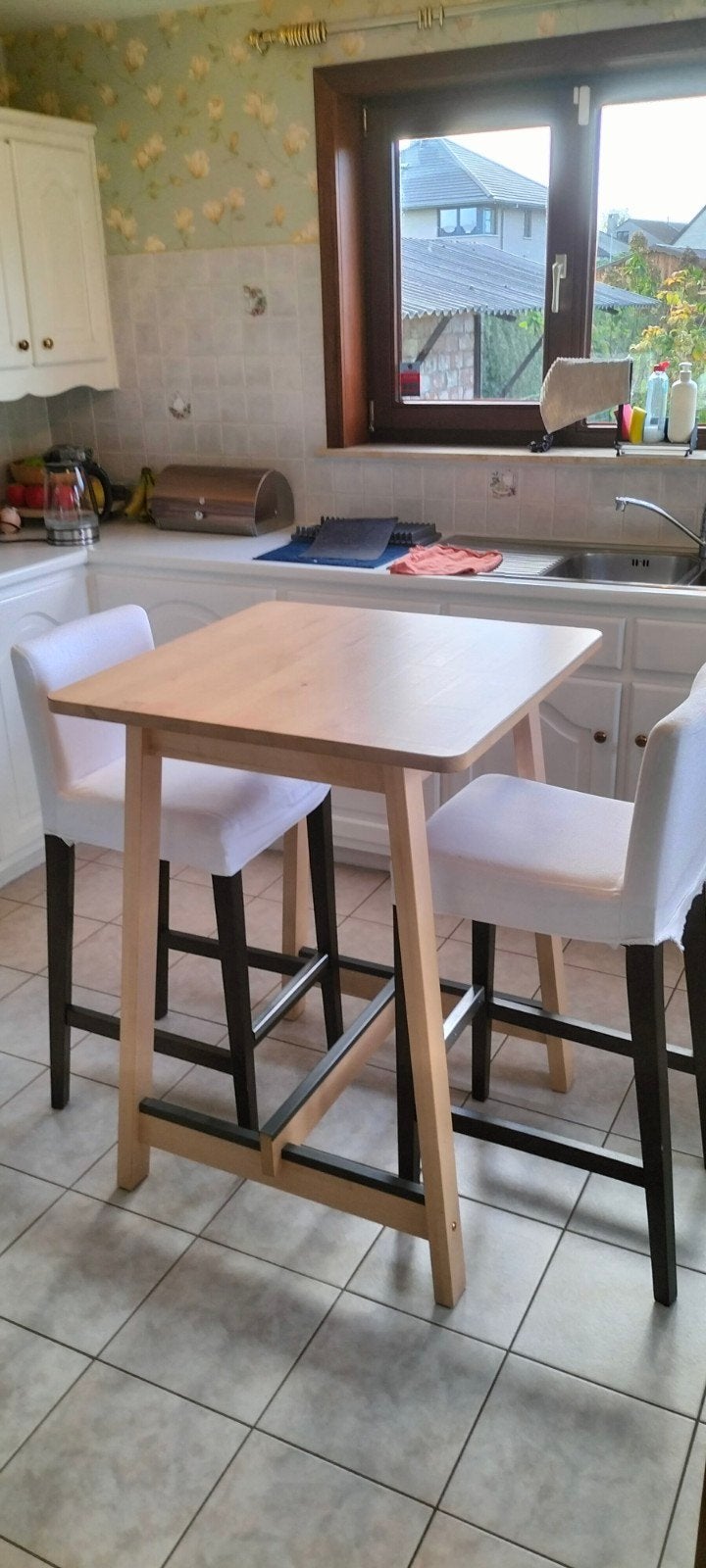 hoge tafel met twee bar stoelen, Ophalen, Zo goed als nieuw