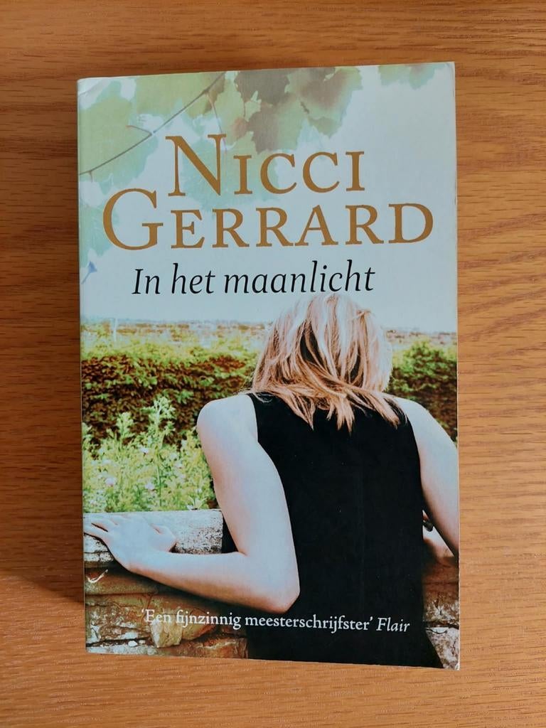 In het maanlicht - Nicci Gerrard, Ophalen