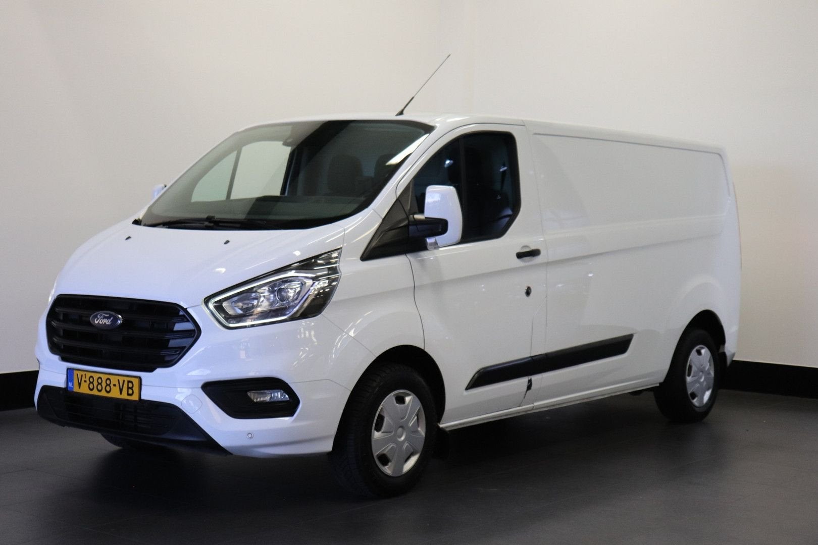 Ford Transit Custom 2.0 TDCI L2 EURO 6 - Airco - Cruise - PD, Auto's, Bestelwagens en Lichte vracht, Wit, Bedrijf, 165 g/km, Ford
