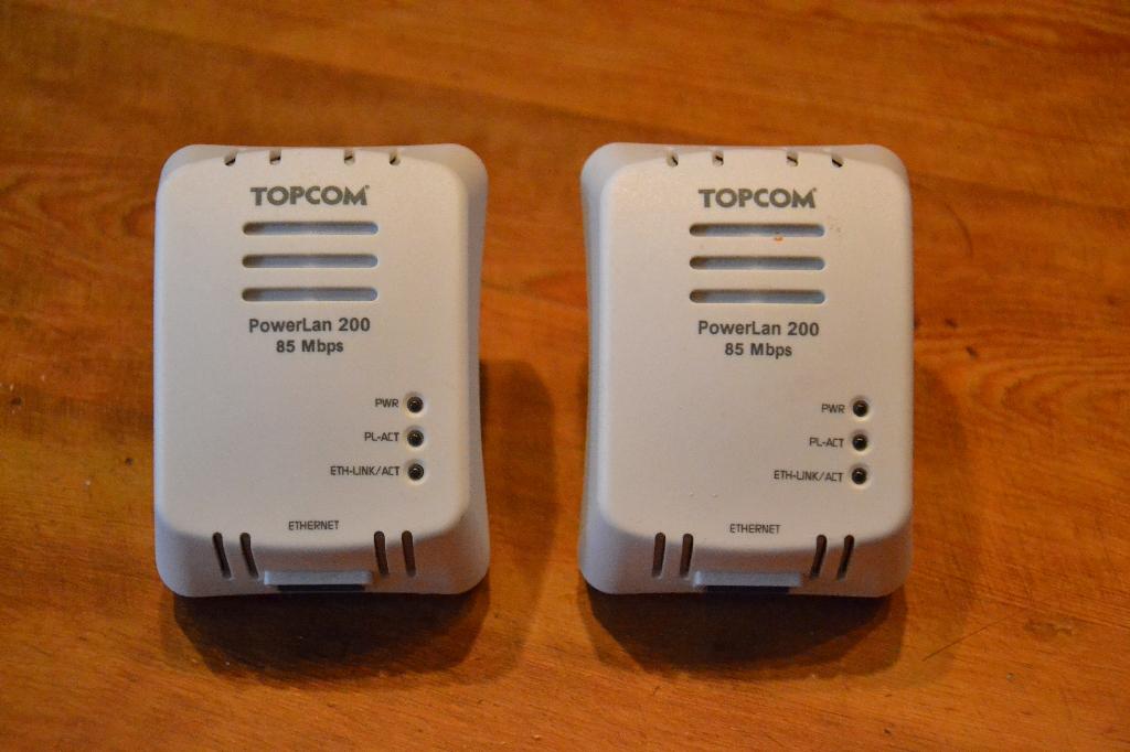Topcom PowerLan 200 2 stuks, Informatique & Logiciels, Enlèvement ou Envoi, Utilisé, Topcom