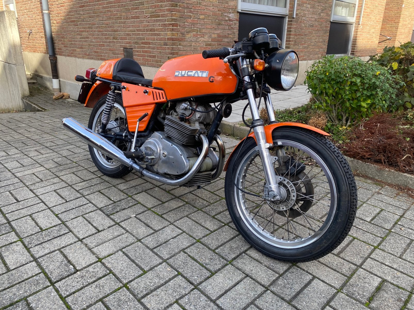 Ducati 350cc GTL 1980, Motos