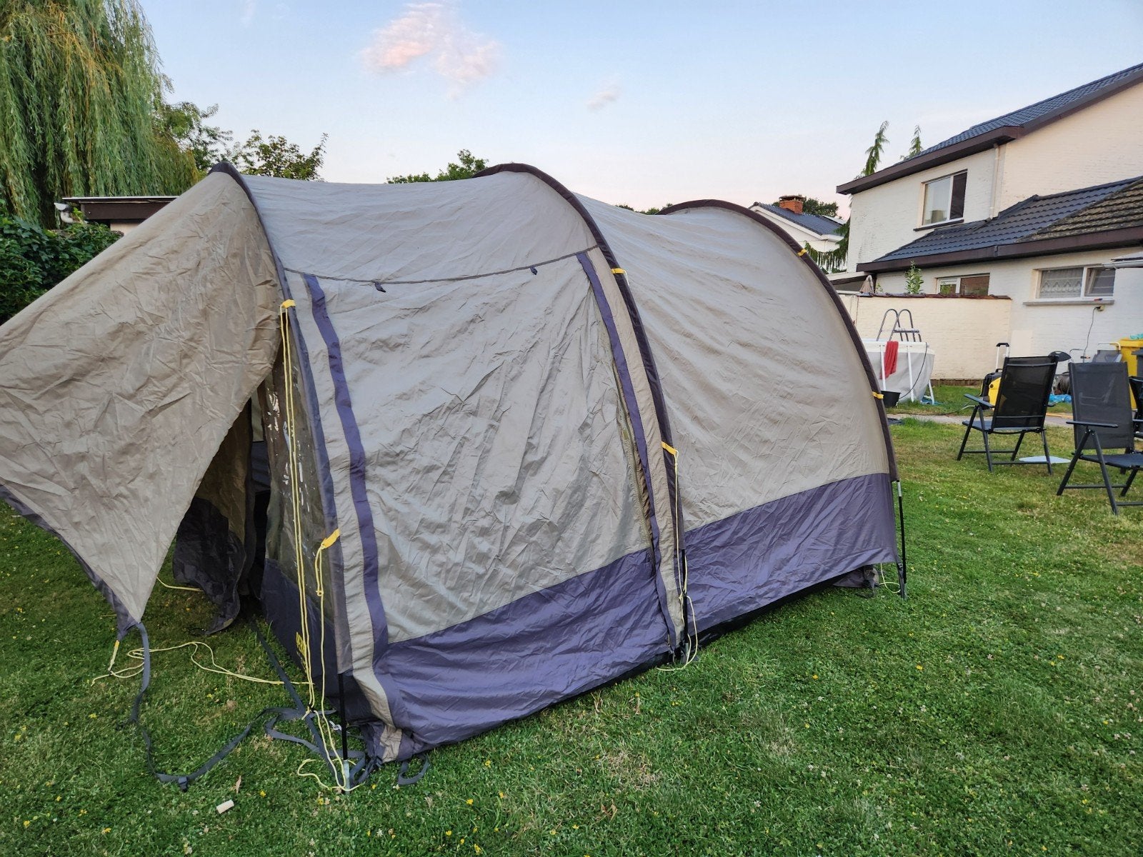 Grote Tent merk Perry mt Brazeau, Caravans en Kamperen, Tenten, Ophalen