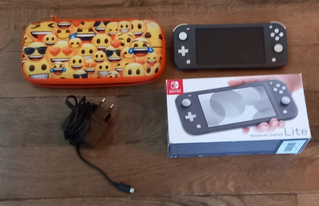Switch lite, Consoles de jeu & Jeux vidéo, Consoles de jeu | Nintendo Switch Lite, Enlèvement, Utilisé, Avec housse de protection ou sac