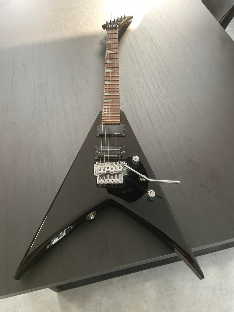 JACKSON FLYING V, Muziek en Instrumenten, Ophalen, Zo goed als nieuw