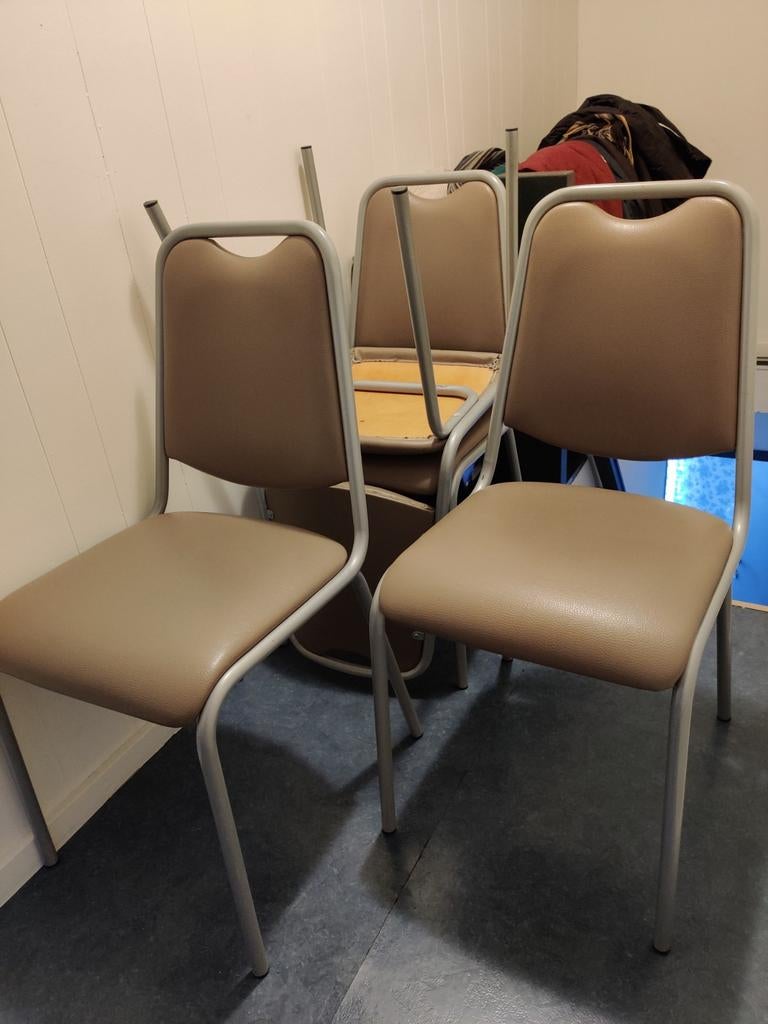 4x Grijze stoelen - PERFECTA SUNNY, Ophalen, Kunststof