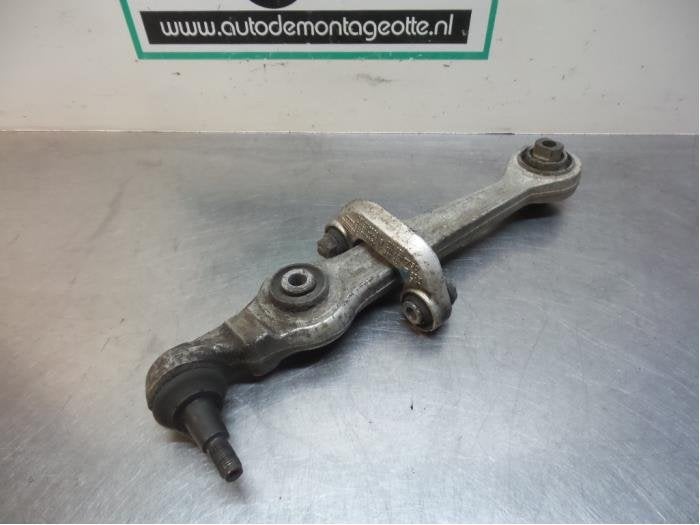 Bras de suspension avant gauche d'un Volkswagen Passat (Pass, Autos : Pièces & Accessoires, Volkswagen, -, 3 mois de garantie