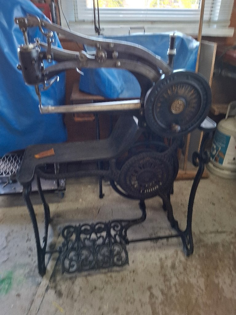 LEDER NAAIMACHINE, Enlèvement