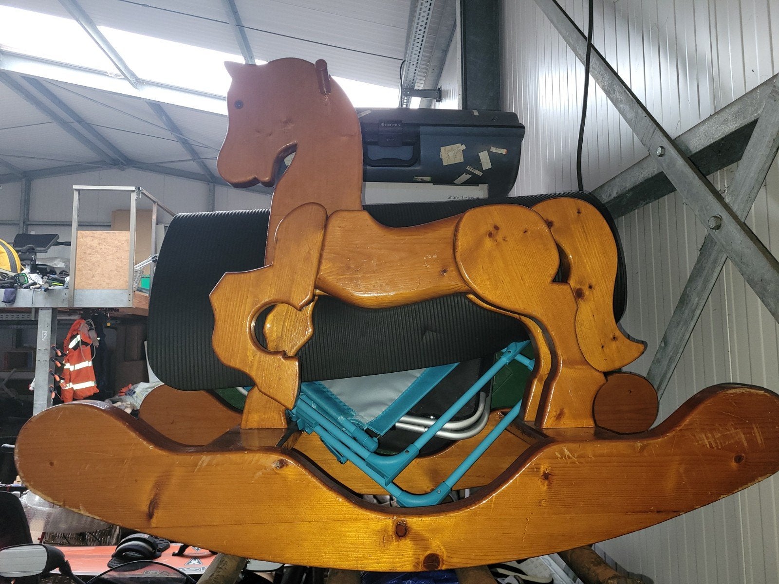 Massief houten hobbelpaard, Kinderen en Baby's, Ophalen, Zo goed als nieuw, Rij- of Hobbelspeelgoed