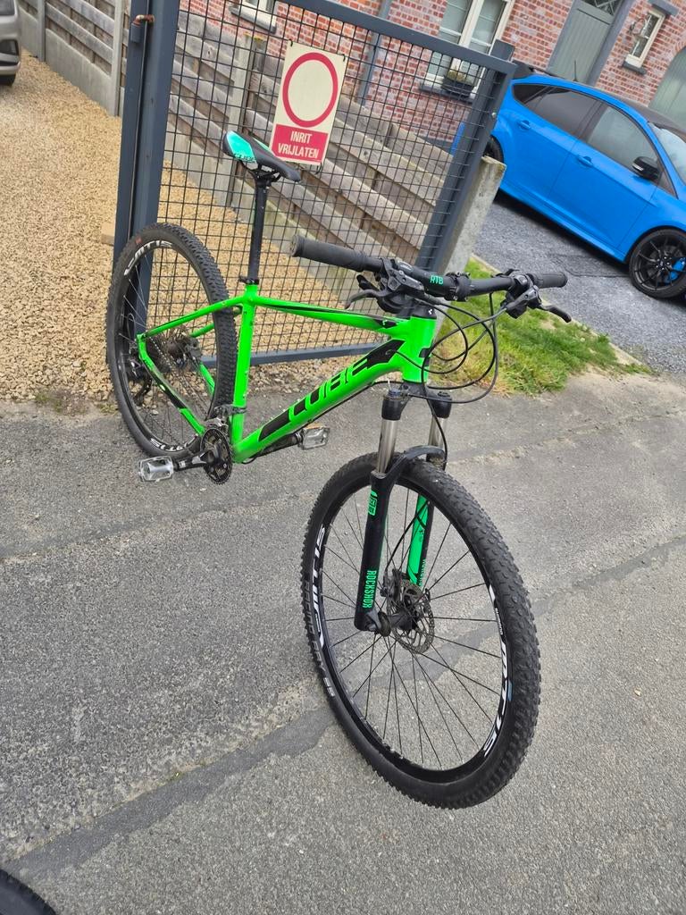 Vtt CUBE Taille L 29pouces, Fietsen en Brommers, Ophalen, Zo goed als nieuw