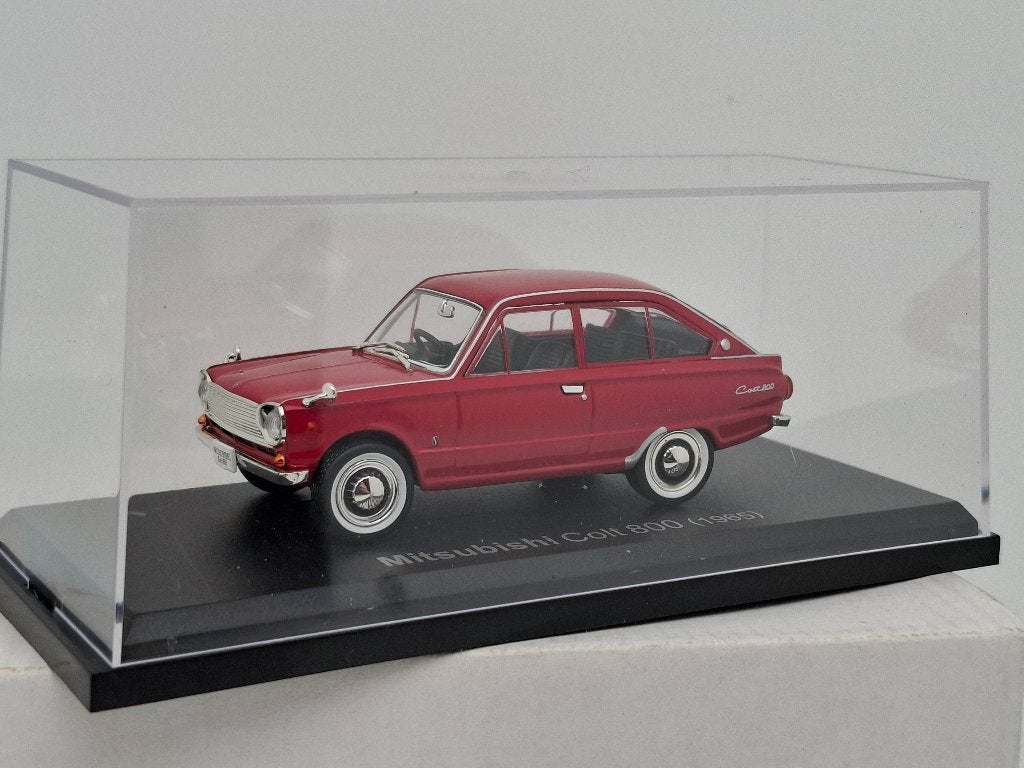 Mitsubishi Colt 800 (1965) Japen Version - 1/43 Norev, Hobby en Vrije tijd, Modelauto's | 1:43, Zo goed als nieuw, Auto, Norev