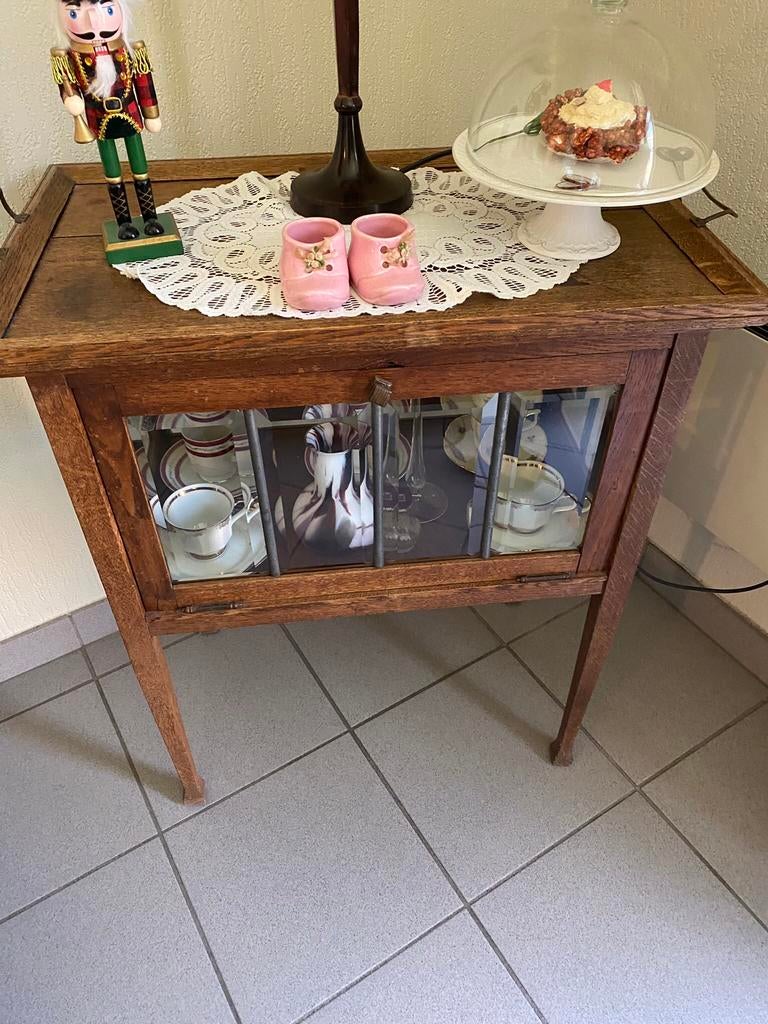 Theehastje vitrinekastje, Huis en Inrichting, Ophalen, Zo goed als nieuw, Glas