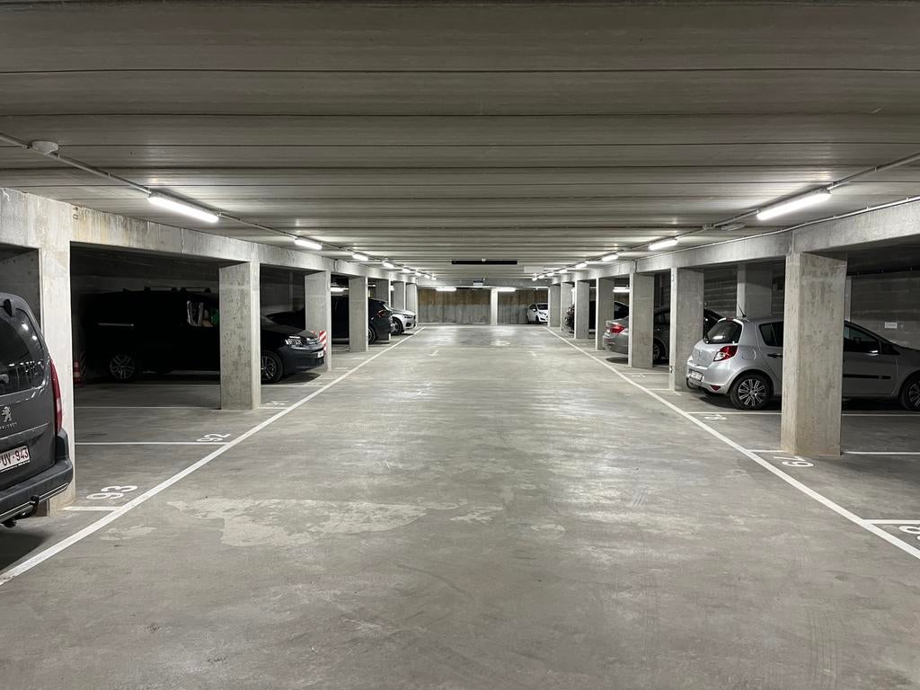 A LOUER : Place de parking – Centre de Liège, Immo, Garages en Parkeerplaatsen, Luik (stad)