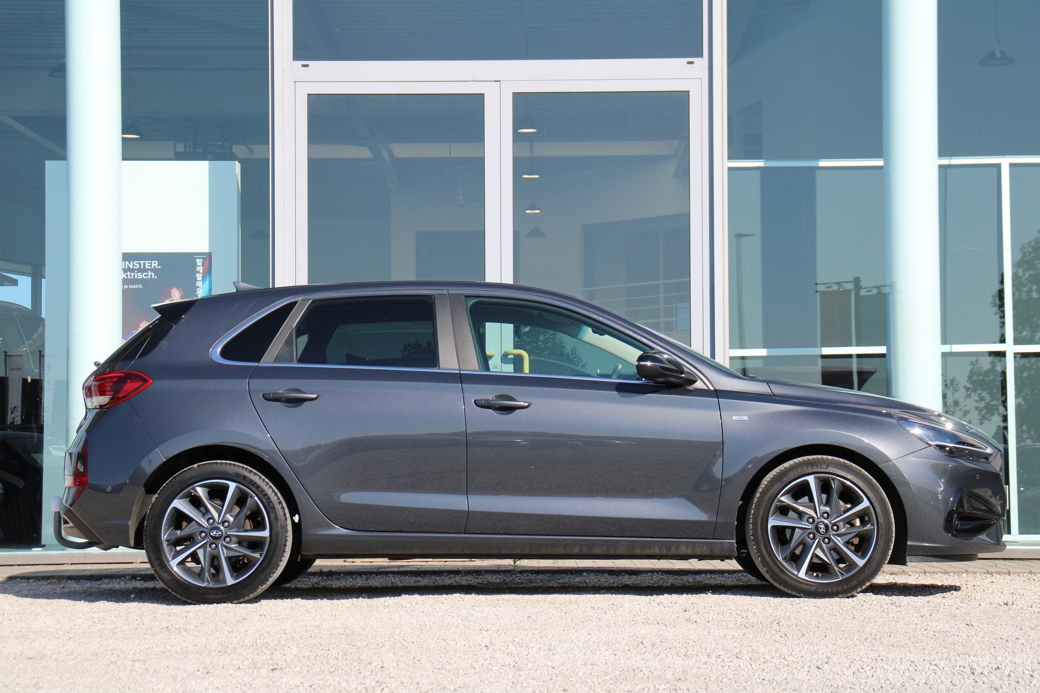 Hyundai i30 1.5 t-gdi 48v sky 5d 118kw (bj 2021), Auto's, Voorwielaandrijving, Gebruikt, 4 cilinders, Overige brandstoffen