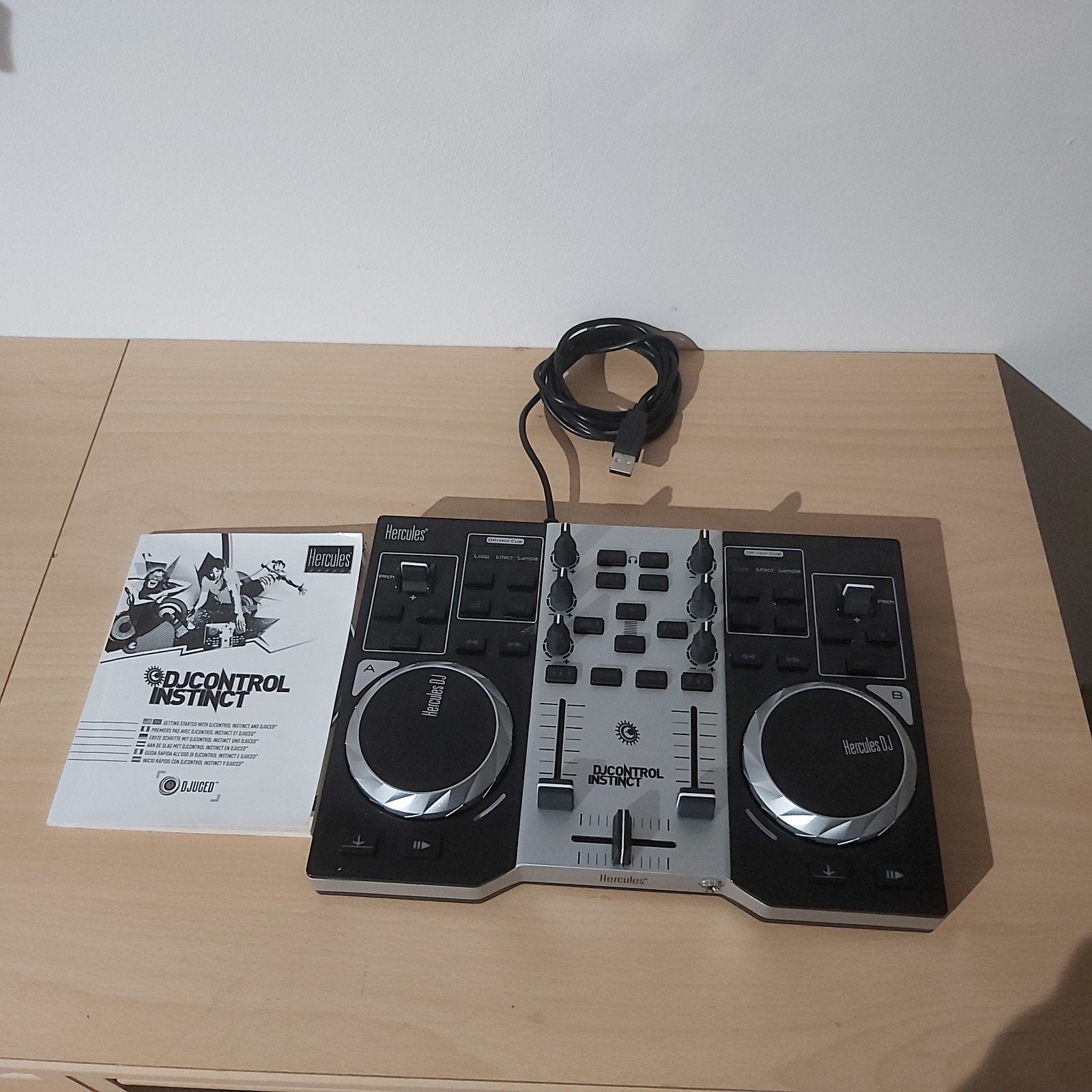 Hercules DJ instinct, Muziek en Instrumenten, Dj-sets en Draaitafels, Ophalen