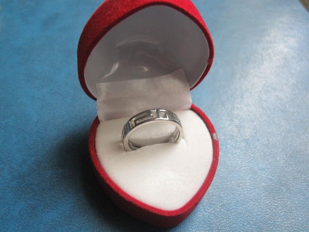 Bague - couleur argentée - motif géométrique (NOUVEAU), Bijoux, Sacs & Beauté, Bagues, Neuf, Enlèvement ou Envoi, Fer ou Acier