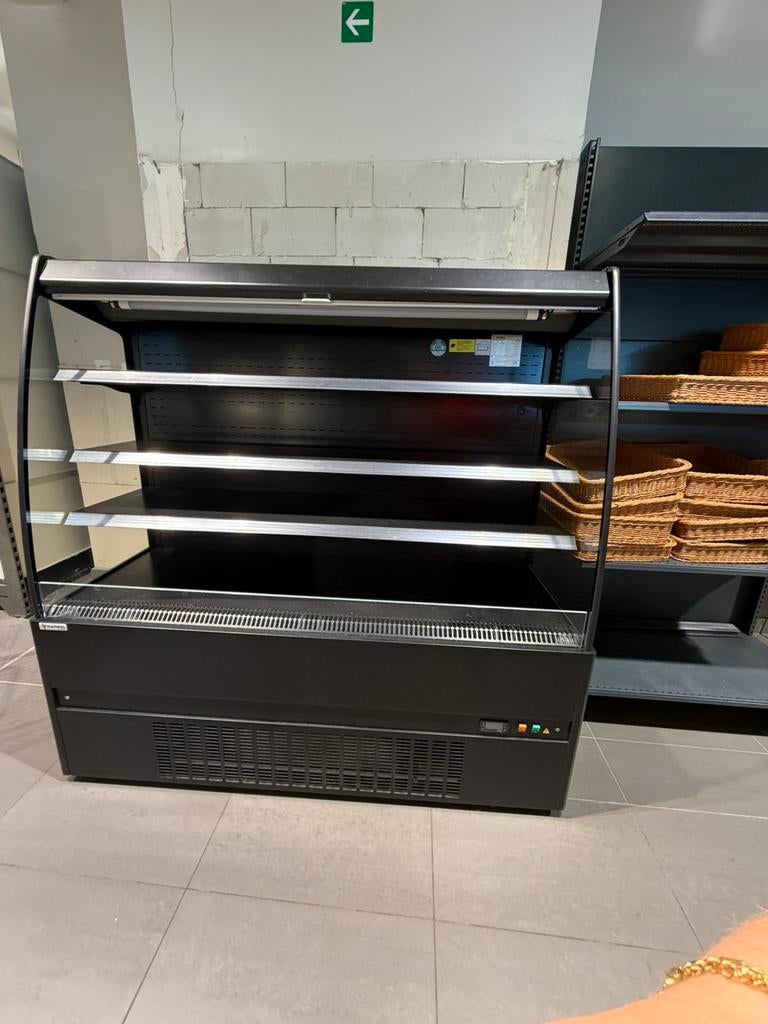 Mafirol Cronus 1500-1450 (2021) gekoelde wandvitrine, Ophalen, Brood en Banket