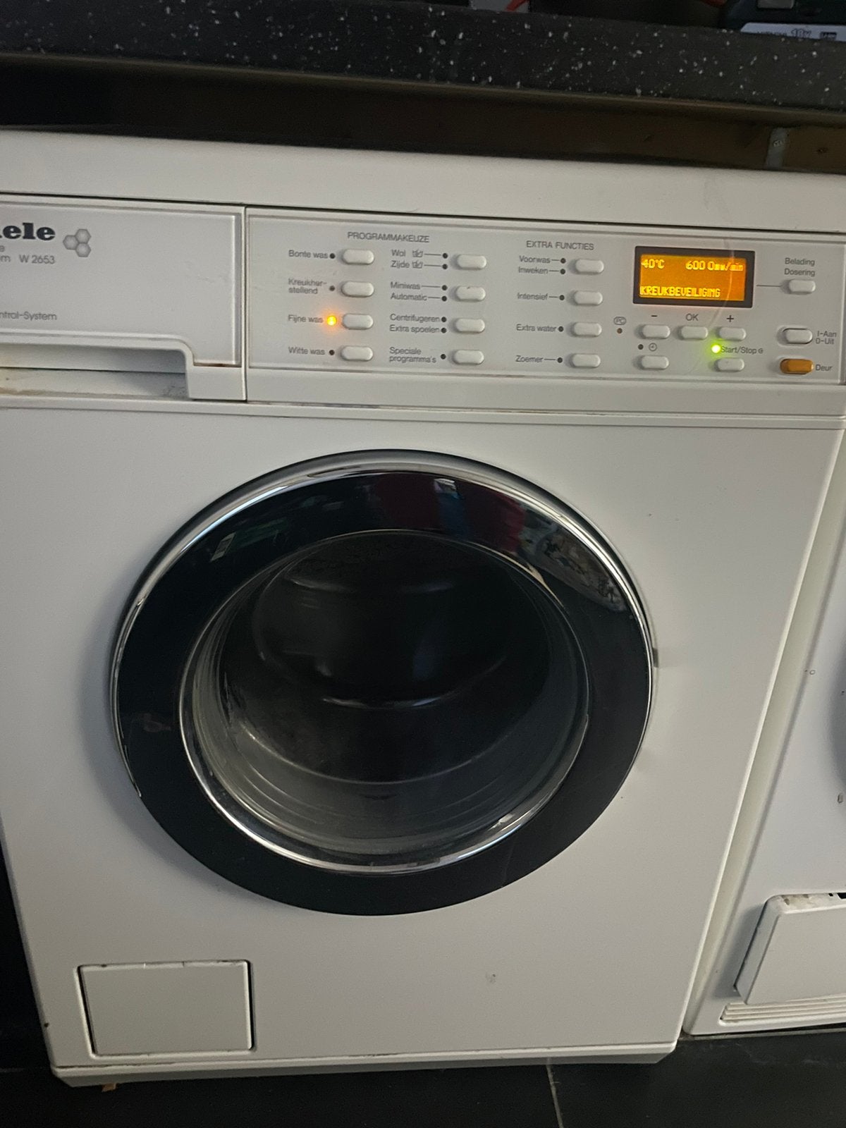Miele SoftCare System W 2653, 6 à 8 kg, 85 à 90 cm, Programme court, Chargeur frontal