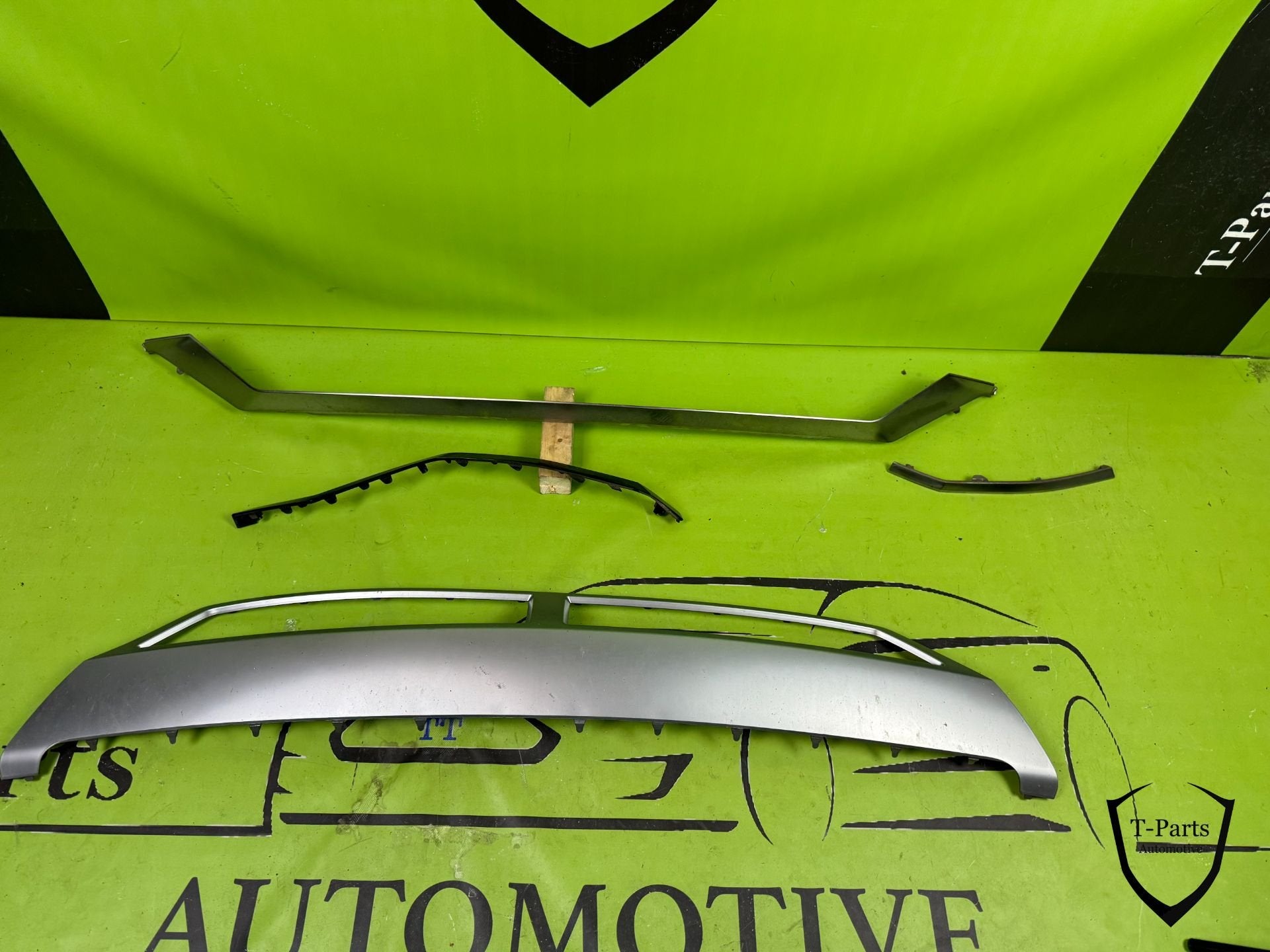 hyundai ioniq 5 voorbumper lijst chrome bumper, Auto-onderdelen, Info@fabrikant.eu, Bumper, Hyundai, Fabrikantstraat 1
1000 AA  Amsterdam