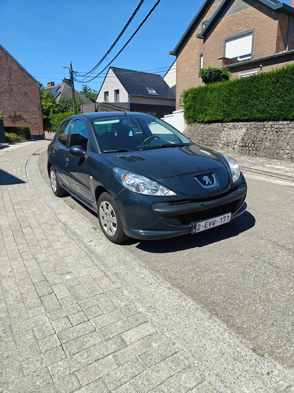 Peugeot 206+, Voorwielaandrijving, Stof, Zwart, 4 cilinders