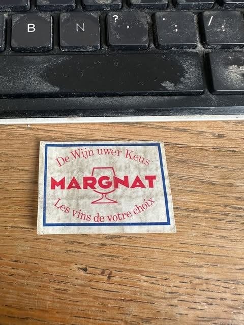 luciferdoos etiket label Margnat de wijn uwer keus, Gebruikt, Luciferdoosjes of -merken, Info@margnatlu.lb, Margnat