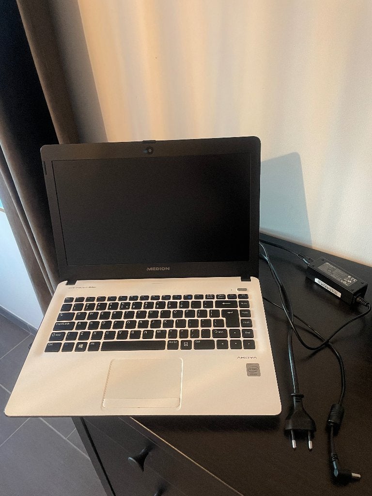 Laptop Medion Akoya, Computers en Software, Windows Laptops, Ophalen, Medion Akoya, Zo goed als nieuw, 16 inch