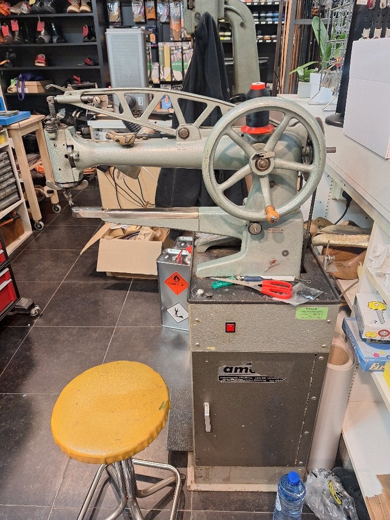 Schoenmakerij machines, Enlèvement
