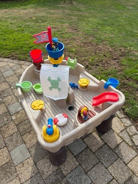 Bateau de pirates de la marque Little Tikes, Enfants & Bébés, Enlèvement, Comme neuf