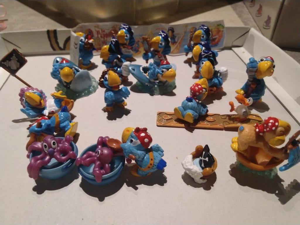 Collection surprises kinder, Collections, Enlèvement