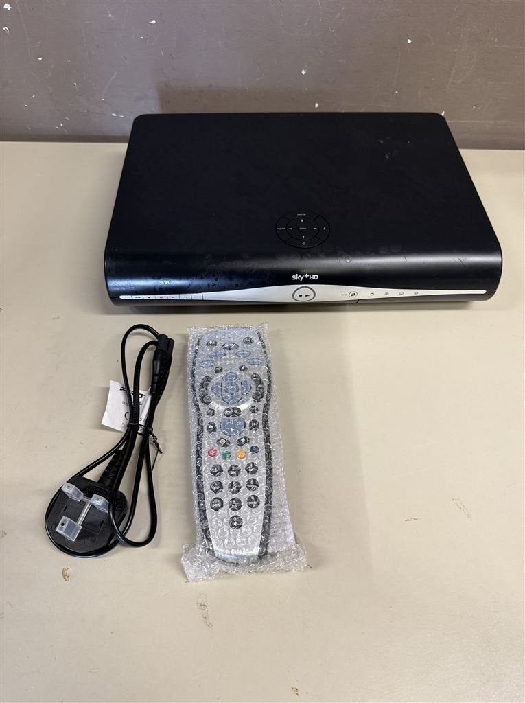 sky plus hd box amstrat DRX890W met afstandsbediening 500GB, Enlèvement ou Envoi, Comme neuf