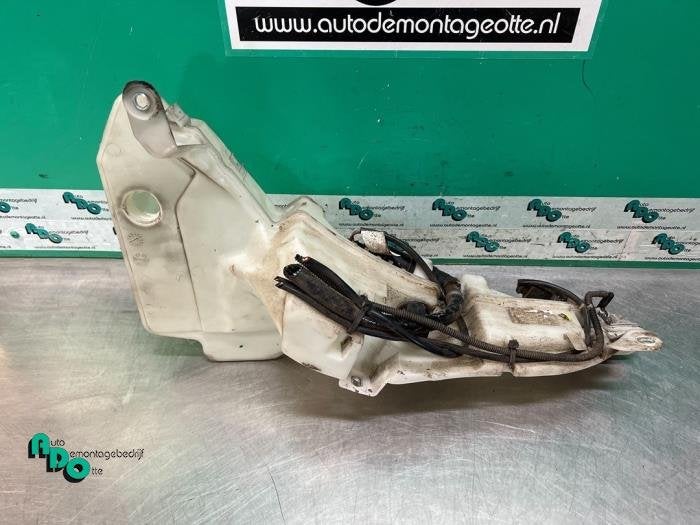 Ruitensproeiertank voor van een Audi A6 (A6 04-), Gebruikt, -, -, -
