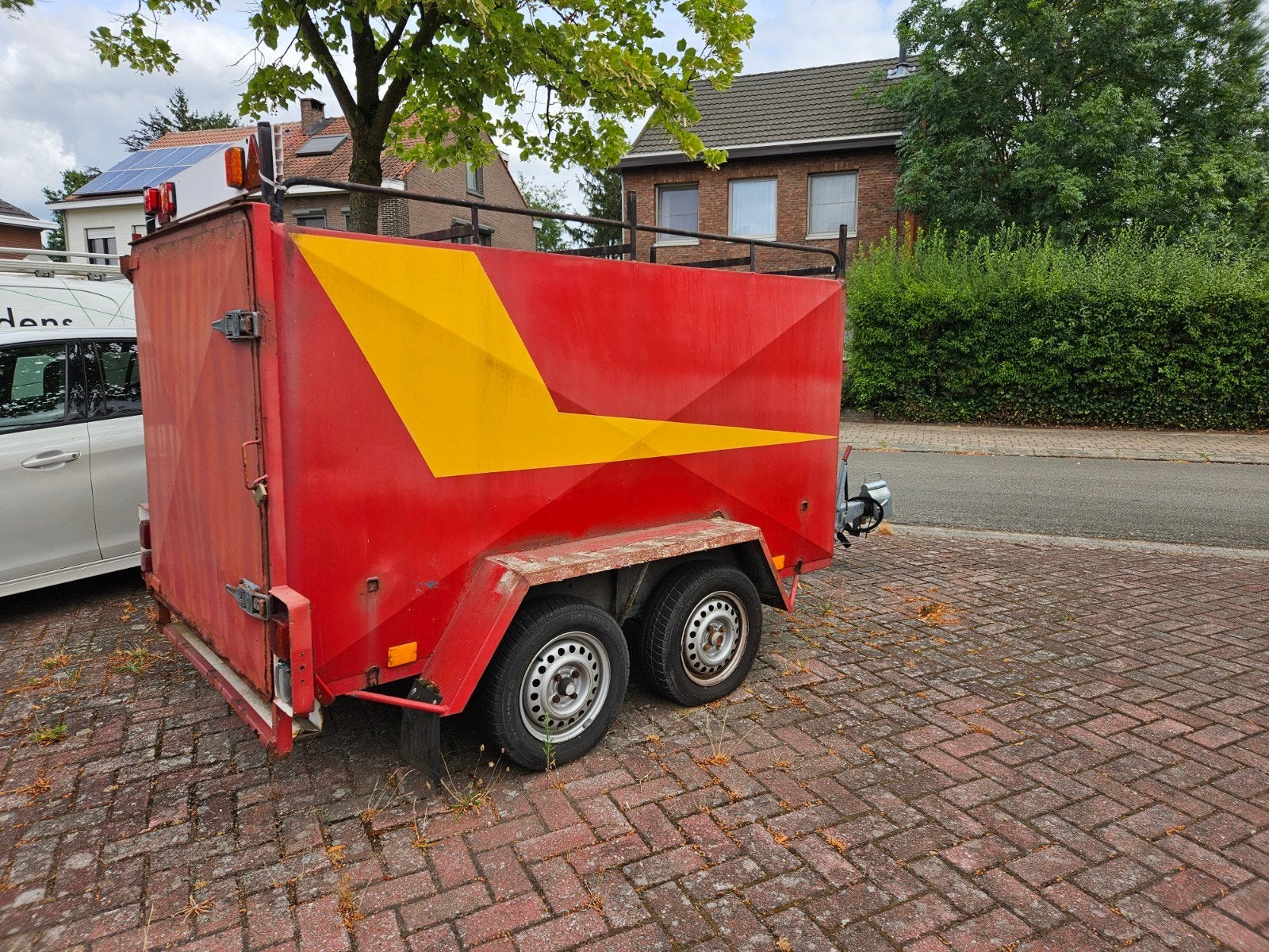 Gesloten aanhangwagen dubbelasser, Enlèvement, Utilisé