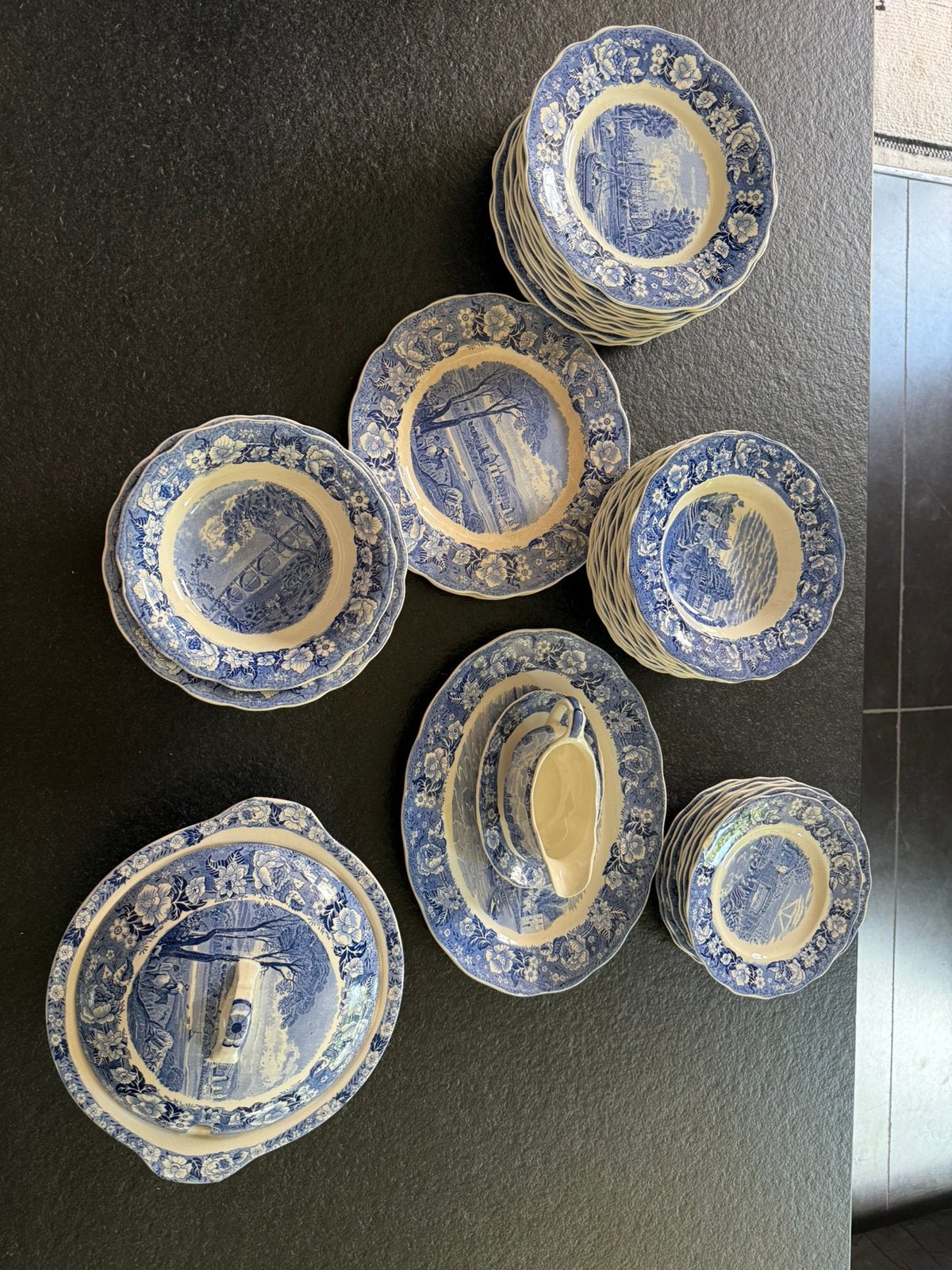 Palissy Pottery – Thames River Scenes, Ophalen