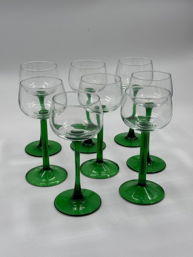 8 vintage Luminarc wijnglazen, smaragdgroene voet, Ophalen of Verzenden