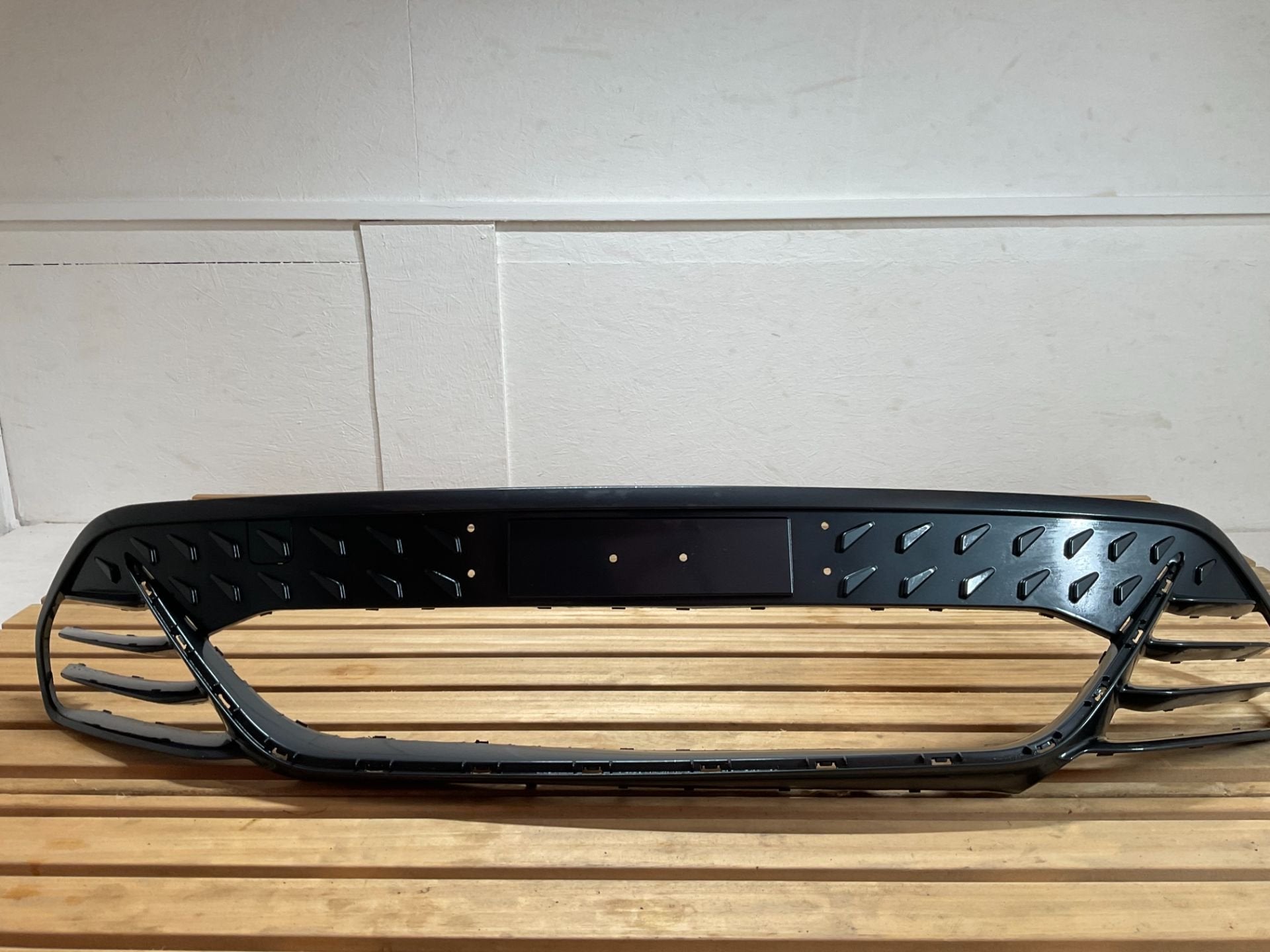 Bumper Grill Cupra Born 2021 10E805903C Onderrooster SE-035, Gebruikt, Autovia A-2, Km 585 585
08760  Martorell, ES, SEAT S.A.