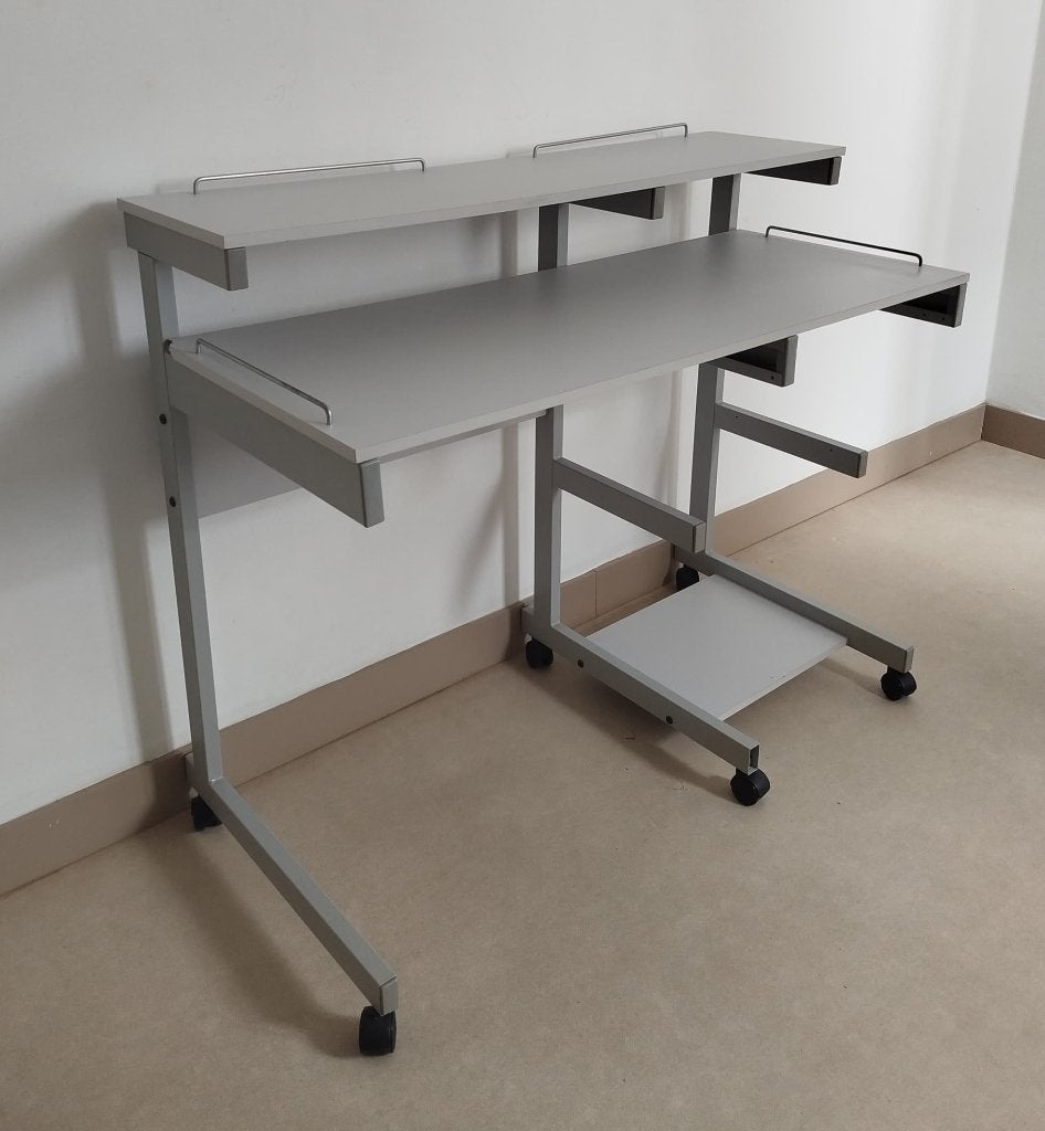 2 bureaux (1 avec roulettes et 1 sans roulettes), Maison & Meubles, Bureaux, Avec roues, Autres marques, Autres types, Autres matériaux