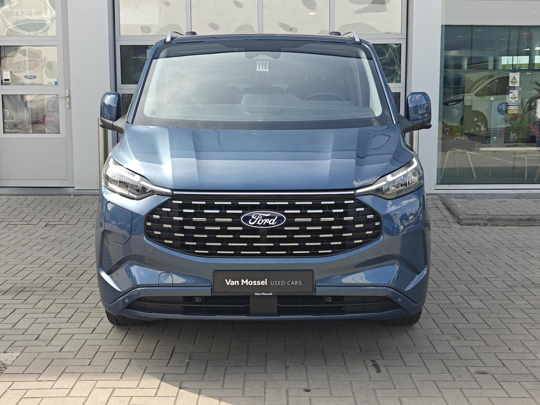 Ford Tourneo Custom PHEV Titanium X|Pano|Trekhaak|AGR seat|F, Auto's, Gebruikt, Overige modellen, 4 cilinders, Blauw